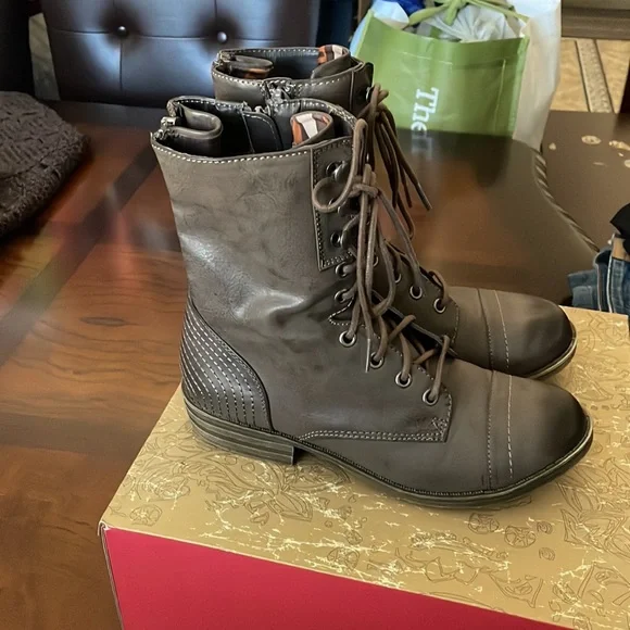 American Rag - Picture 2 of 5